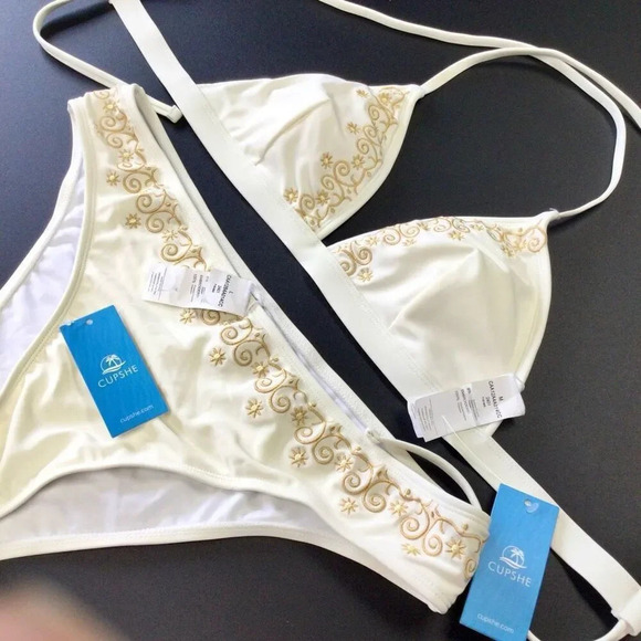 NWT Cupshe Womens Ivory Gold Triangle Bikini Swimsuit Set 2 Piece Medium/Large - Picture 12 of 14